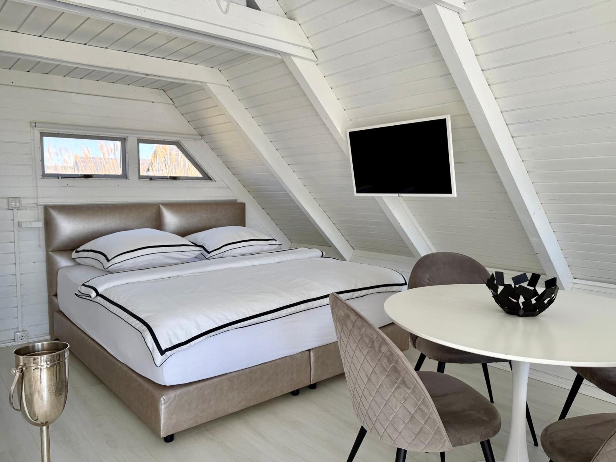 Seehütte Strandhaus Direkt Im Neusiedler Chalet