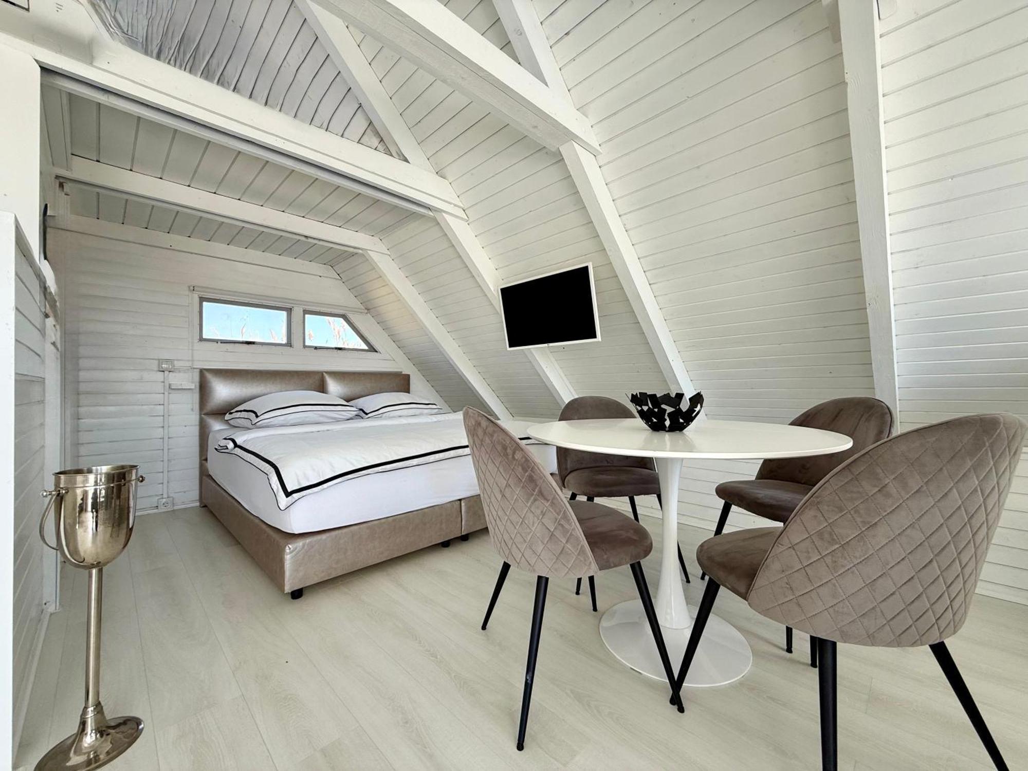 Seehütte Strandhaus Direkt Im Neusiedler Chalet *